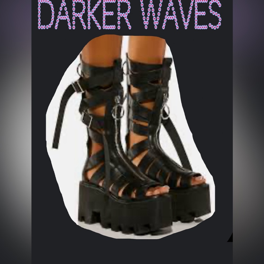 Platform Sandals only wore once for an hour